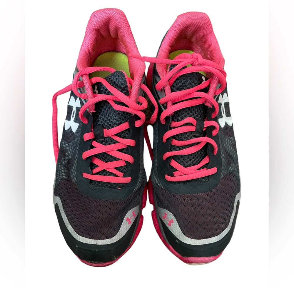 EUC Under Armor grey and pink tennis shoes.